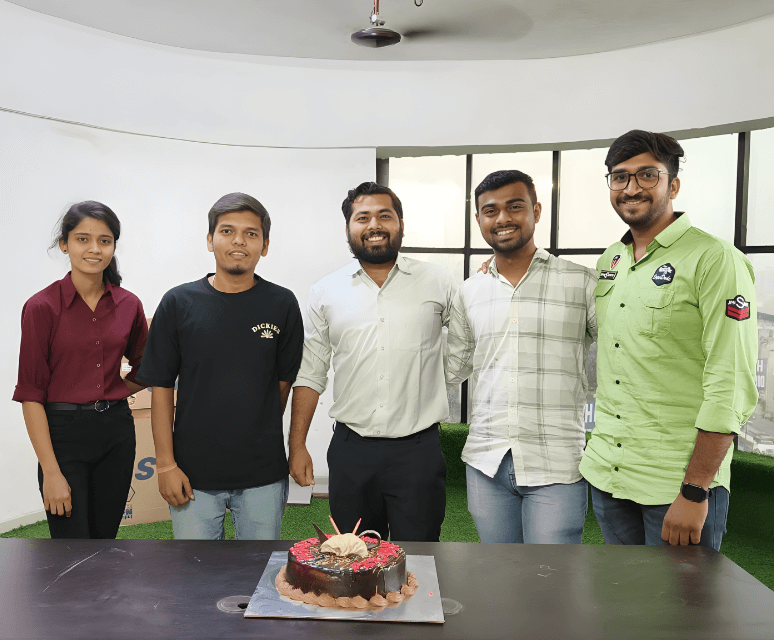 🔗 𝐀𝐧𝐝𝐡𝐞𝐫𝐢 𝐍𝐚𝐠𝐚𝐫𝐢... 𝐰𝐡𝐞𝐫𝐞 𝐯𝐢𝐬𝐢𝐨𝐧 𝐢𝐬 𝐛𝐥𝐢𝐧𝐝𝐟𝐨𝐥𝐝𝐞𝐝 𝐛𝐮𝐭 𝐬𝐞𝐧𝐬𝐞𝐬 𝐚𝐫𝐞 𝐰𝐢𝐝𝐞 𝐚𝐰𝐚𝐤𝐞! 😄👀  𝗧𝗲𝗮𝗺𝘄𝗼𝗿𝗸, 𝗹𝗮𝘂𝗴𝗵𝘁𝗲𝗿 & 𝗮 𝗹𝗶𝘁𝘁𝗹𝗲 𝗯𝗶𝘁 𝗼𝗳 𝗰𝗵𝗮𝗼𝘀 𝗺𝗮𝗱𝗲 𝗶𝘁 𝗮 𝗱𝗮𝘆 𝘁𝗼 𝗿𝗲𝗺𝗲𝗺𝗯𝗲𝗿! 🎯🌀 𝗖𝗮𝗻 𝘆𝗼𝘂 𝗳𝗶𝗻𝗱 𝘆𝗼𝘂𝗿 𝘁𝗲𝗮𝗺... 𝘄𝗶𝘁𝗵 𝘆𝗼𝘂𝗿 𝗲𝘆𝗲𝘀 𝘁𝗶𝗲𝗱? 🫣🎉